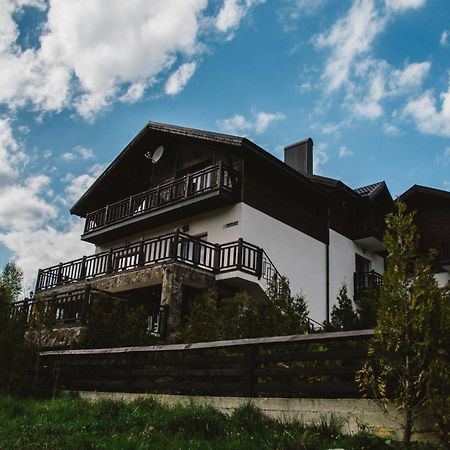 Residence Nesh Tatariv Eksteriør billede