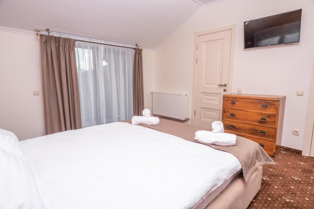 Residence Nesh Tatariv Eksteriør billede
