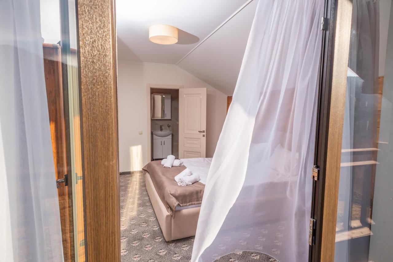 Residence Nesh Tatariv Eksteriør billede